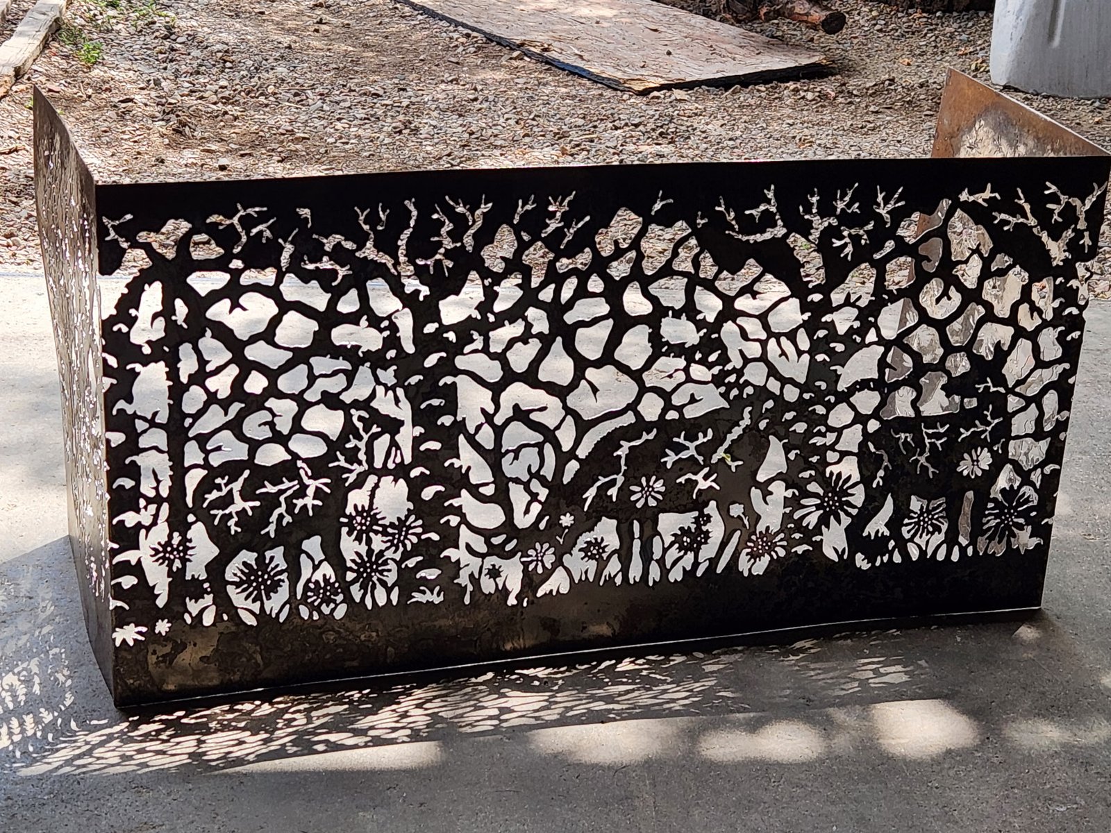 Detailed wildlife decorative metal panel